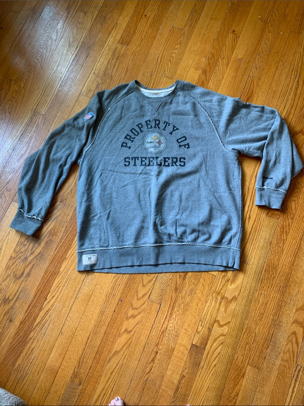 Pittsburgh Steelers Gray Distressed & raw-edge Crewneck Sweatshirt Size 4XL
